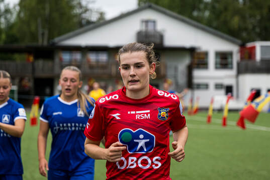 Julie Elise Hoff Klæboe of Røa at half-time break