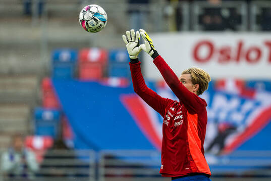 Magnus Sjøeng of Vålerenga warms up