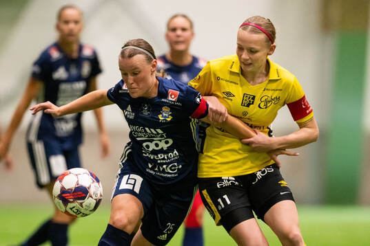 P18s Alice Salomonsson och Elfsborgs Leann Nyström