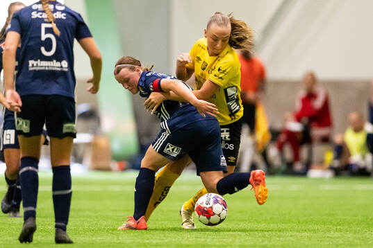 P18s Alice Salomonsson och Elfsborgs Stina jensen