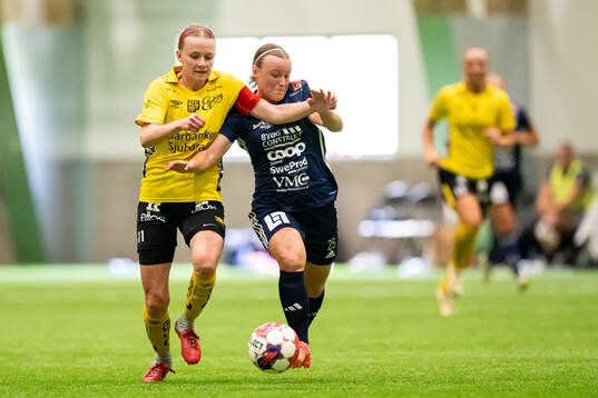 Elfsborgs Leann Nyström och P18s Alice Salomonsson