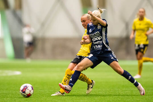 Elfsborgs Tea Skoglund och P18s Junie Ström
