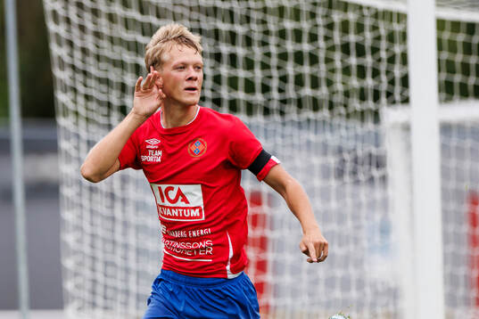 Varbergs Melwin Dahlin jublar