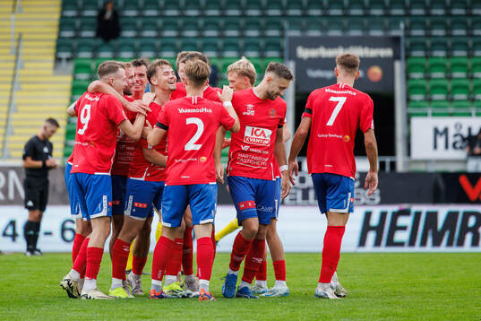 Varbergs William Borgryd jublar med laget