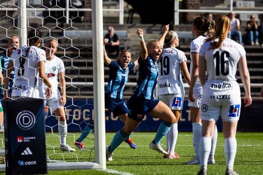 Djurgårdens Louise Hvarfner jublar