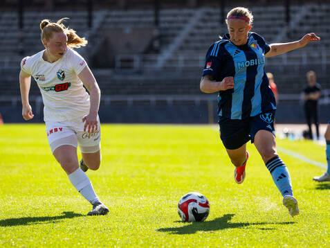 Djurgårdens Therese Åsland och Växjö DFFs Thordis Elva