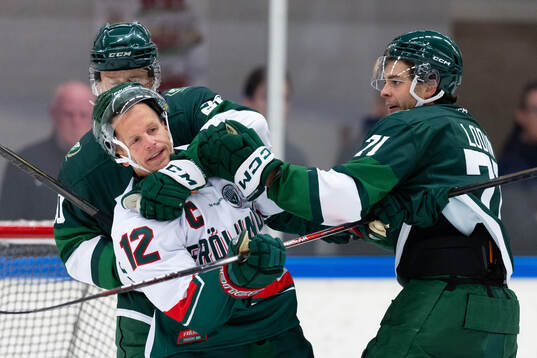 Bläddra bland fler bilder av Ishockey, Strömstad Hockey Classic, Färjestad - Frölunda