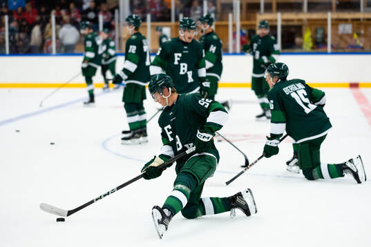 Färjestads Lucas Forsell innan ishockeymatchen i