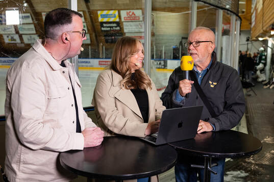Expressens Johan Svensson och Jennifer Engström gästas av