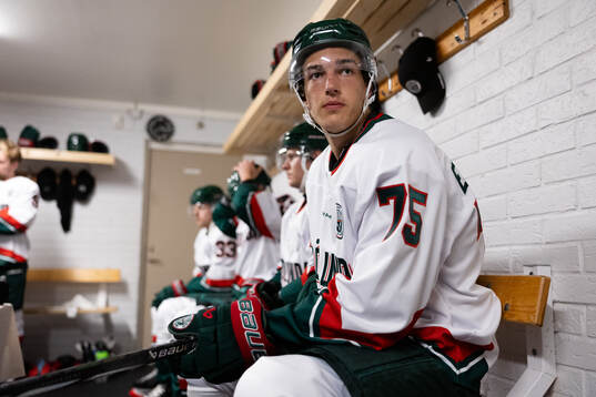 Frölundas David Edstrom innan ishockeymatchen i Strömstad