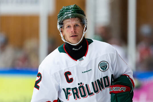 Frölundas Max Friberg innan  ishockeymatchen i Strömstad