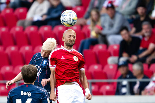 Malmö FFs Otto Rosengren och Kalmars Robert Gojani