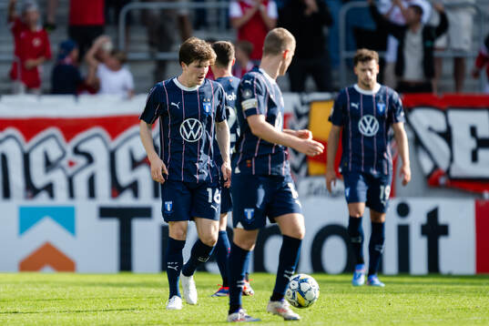 Malmö FFs Oliver Berg deppar