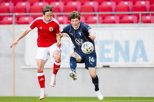 Kalmars Johan Karlsson och Malmö FFs Oliver Berg