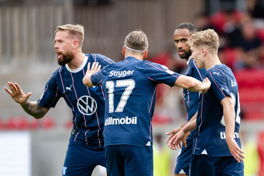 Malmö FFs Pontus Jansson, Jens Stryger Larsen , Isaac