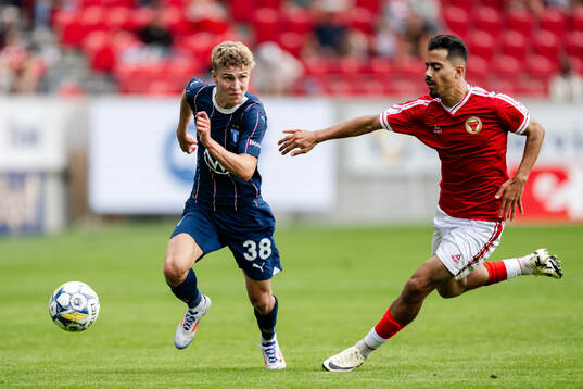 Malmö FFs Hugo Bolin och Kalmars Arash Motaraghebjafarpour