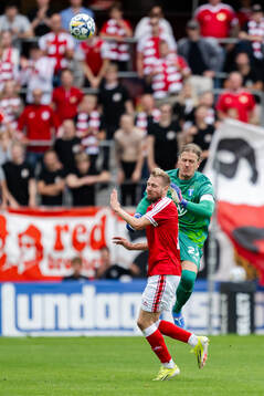Kalmars Jonathan Ring och Malmö FFs målvakt Johan Dahlin