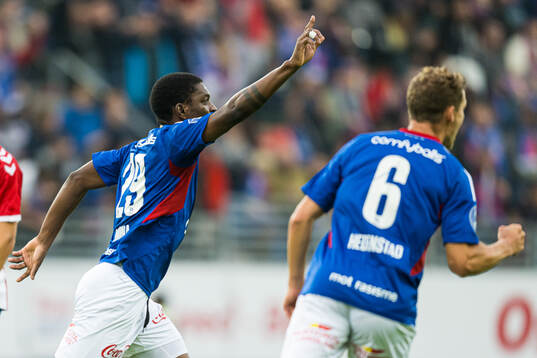 Fidel Brice Ambina of Vålerenga celebrates