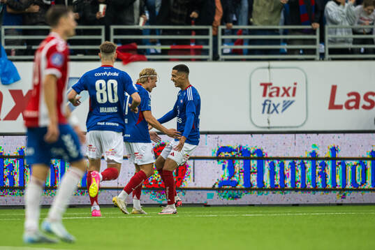 Carl Lange of Vålerenga celebrates