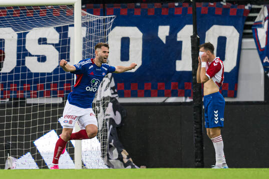 Muamer Brajanac of Vålerenga celebrates