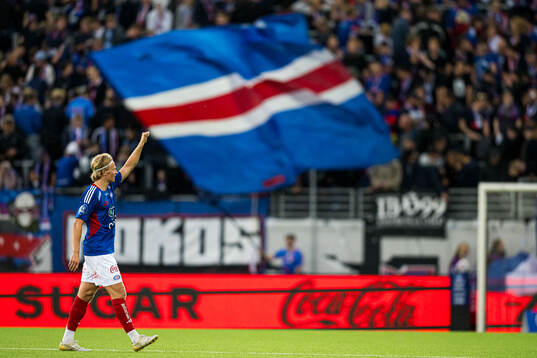 Carl Lange of Vålerenga celebrates