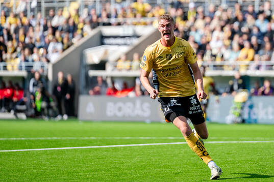 Elfsborgs Emil Holten jublar