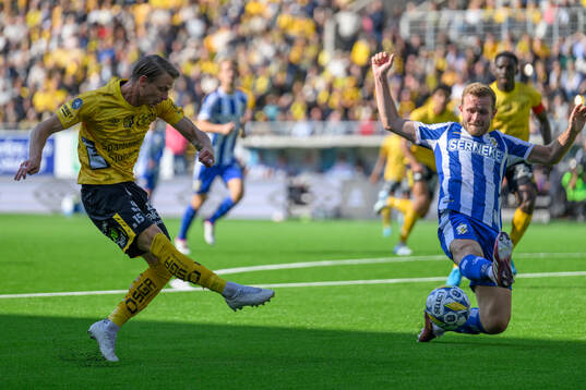 Elfsborgs Simon Hedlund och IFK Göteborgs Jonas Bager