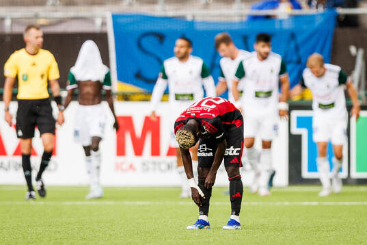 Östersunds Assiedou Yannick Armel Adjoumani deppar