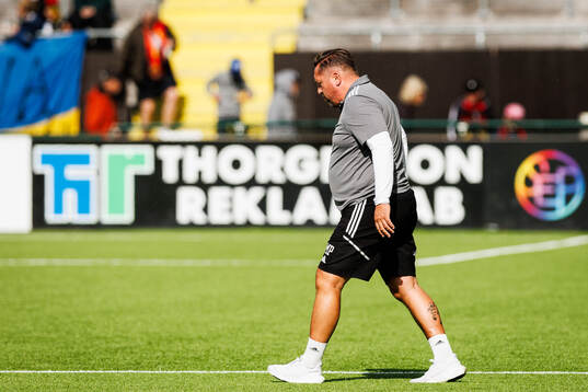 Östersunds tränare Magnus Powell deppar