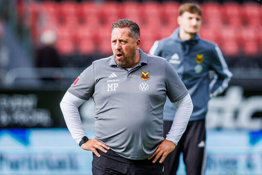 Östersunds tränare Magnus Powell deppar