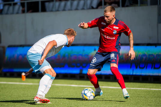 Gefles Christoffer Aspgren och Östers Petar Petrovic