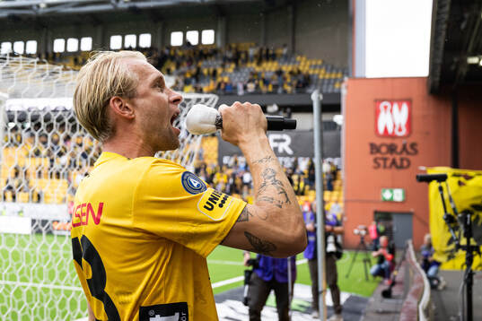 Elfsborgs Johan Larsson jublar