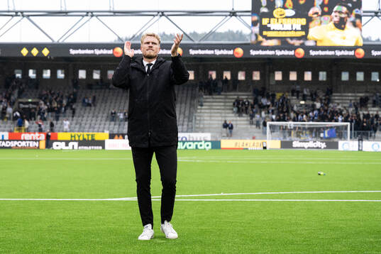 Elfsborgs manager Oscar Hiljemark jublar