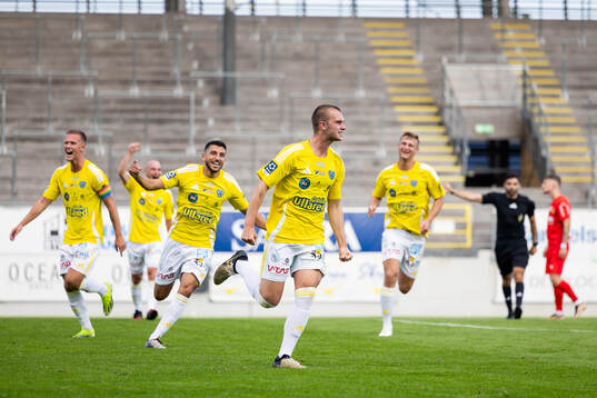 Falkenbergs Nils Bertilsson jublar