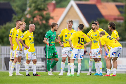 Falkenbergs spelare samlade vid ett avbrott