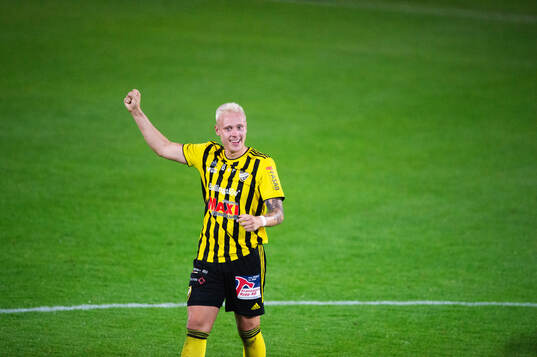 IFK Hässleholms Alexander Sjöström har gjort 1-1 och