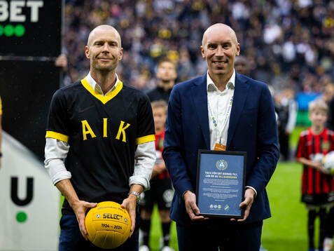 Per Karlsson och Simon Åström, ordförande i Svensk