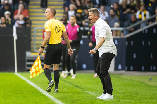AIKs tränare Mikkjal Thomassen