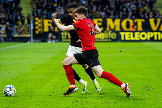 Brommapojkarnas Hlynur Freyr Karlsson och AIKs Rui Manuel