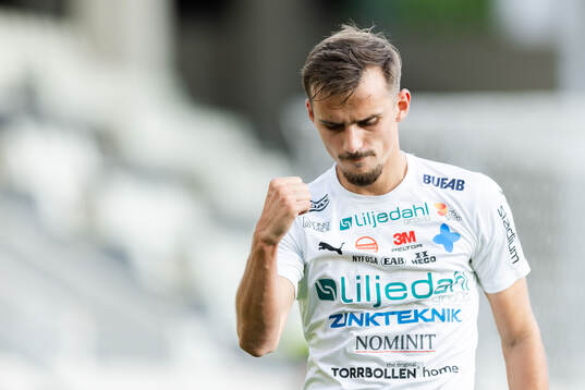 Värnamos Ajdin Zeljkovic jublar
