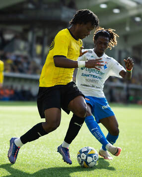 Häckens Jeremy Agbonifo och Värnamos Frank Junior Adjei