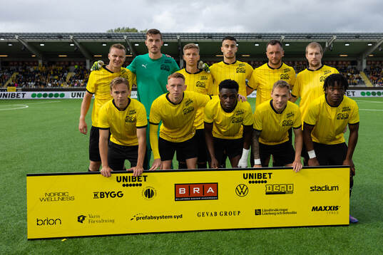 Häckens startelva uppe fr.v. Marius Lode, målvakt Andreas