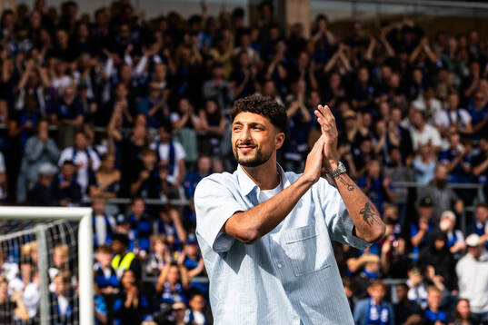 Tidigare siriusspelaren Wessam Abou Ali hyllas i halvtid