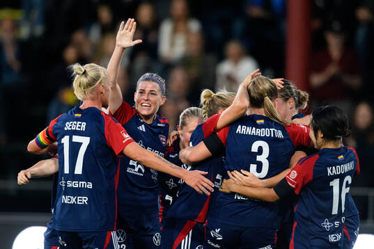 Bläddra bland fler bilder av Fotboll, Damallsvenskan, Rosengård - Häcken