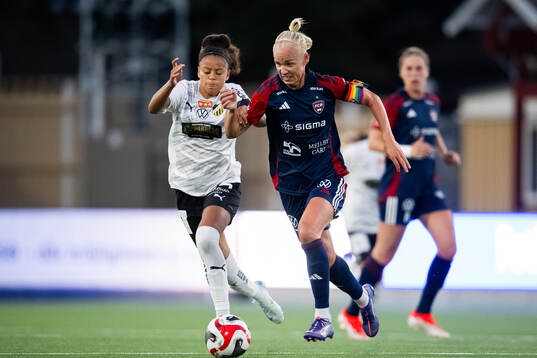 FC Rosengårds Caroline Seger och Häckens Felicia Schröder