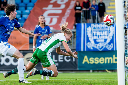 Hammarbys Julie Blakstad nickar in 0-5