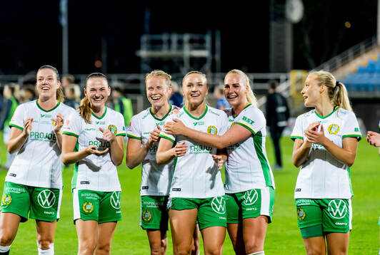 Hammarbys spelare jublar