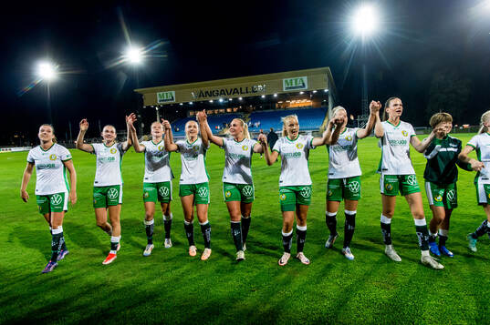 Hammarbys spelare jublar