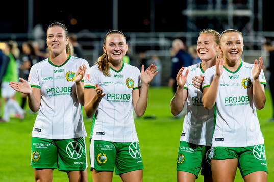 Hammarbys spelare jublar