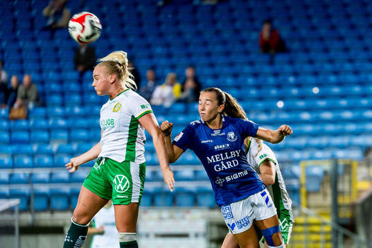 Hammarbys Cathinka Tandberg och Trelleborgs Athinna Persson